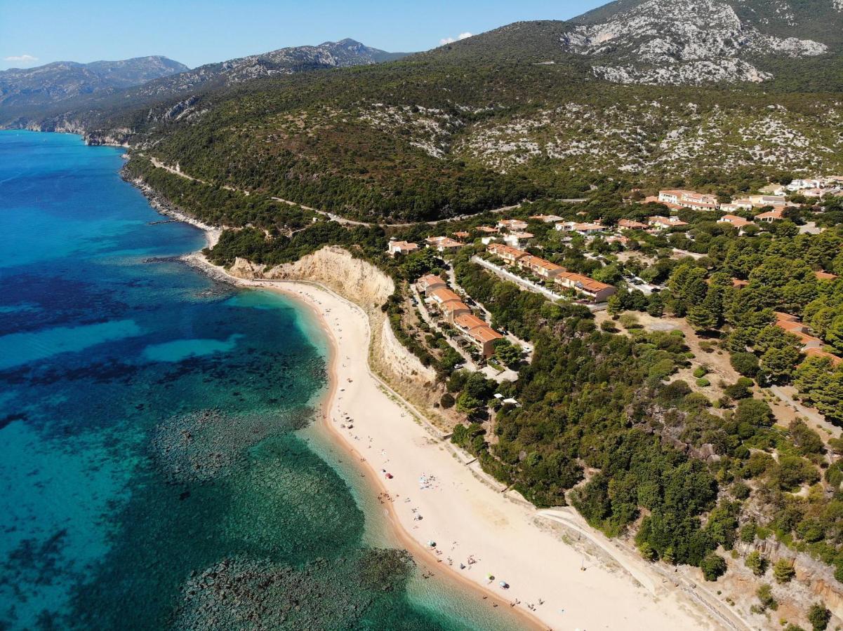 Club Esse Palmasera Cala Gonone Exterior photo