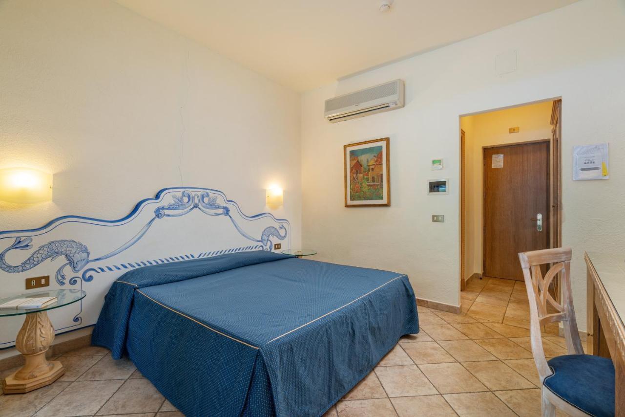 Club Esse Palmasera Cala Gonone Exterior photo